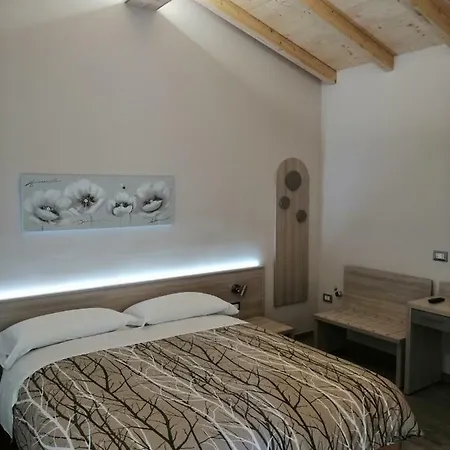 Ravaglia Grande Landsted Castel Guelfo Di Bologna