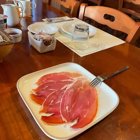 拉法格利亚格兰德农家乐 * 圭尔福堡