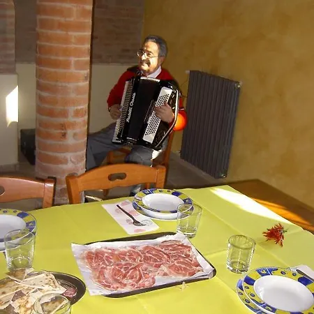 Ravaglia Grande Lantställe Castel Guelfo Di Bologna
